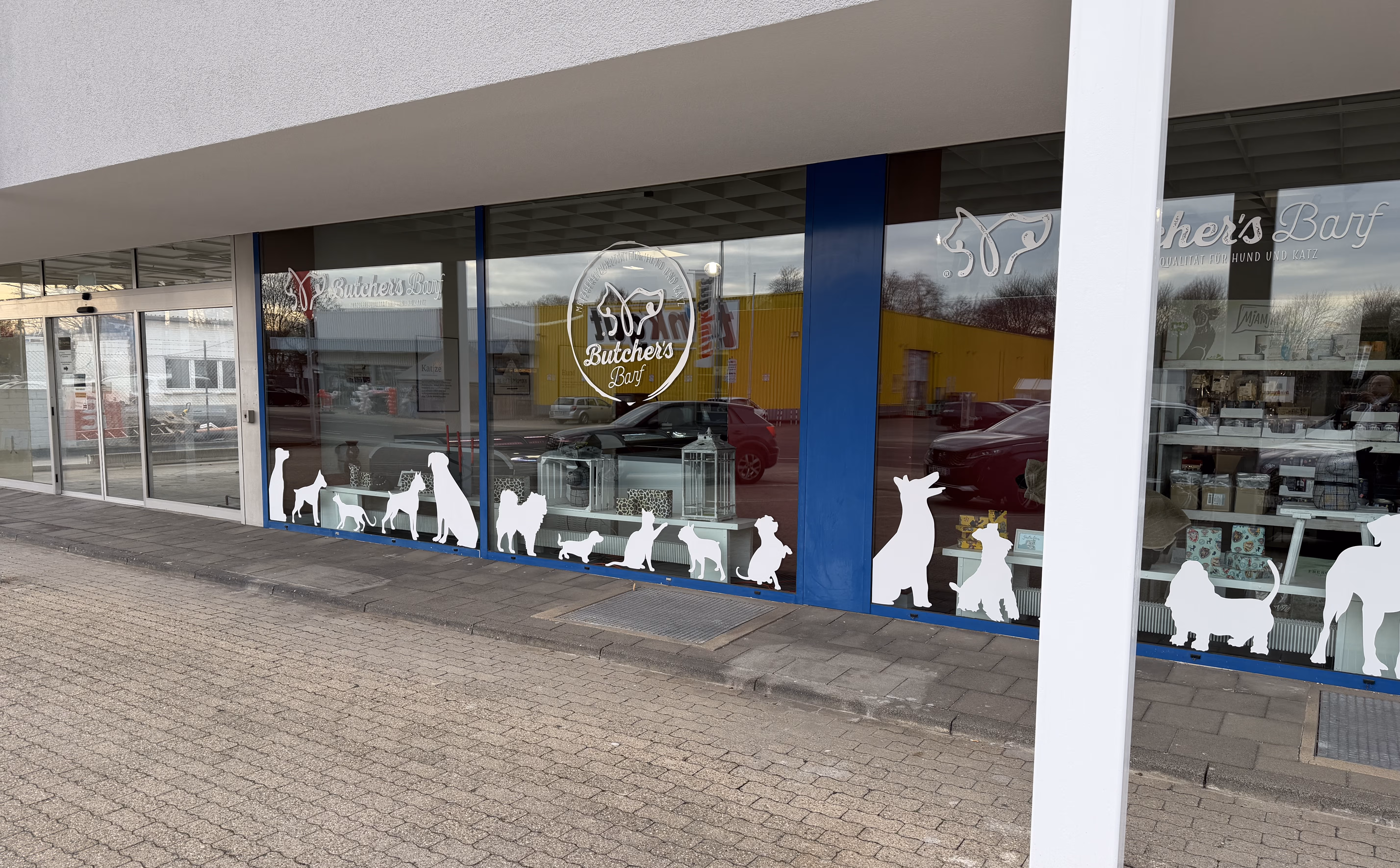 Butcher's Barf Shop Grevenbroich – Seitenansicht